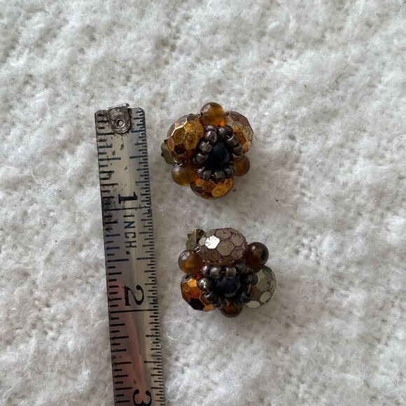 Vintage 1960s Gold and Silver Bead Cluster Clip-On Earrings - Picture 4 of 4
